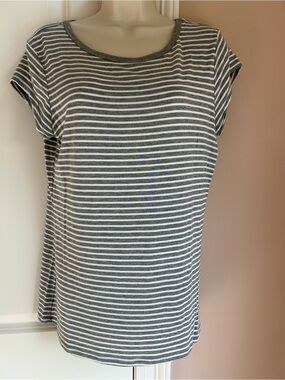 Cable & Gauge Gray and White Striped Short Sleeve Tee